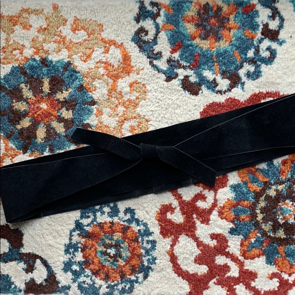 Black Front Knot Snap Closure Belt - Picture 1 of 4